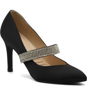 Adrienne vittadini Mary-Jane pumps. New with box, size 8.black with rhinestones